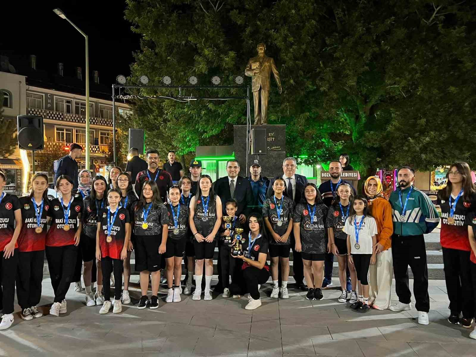 Bozkır’da genç sporcuların başarısı kutlandı 