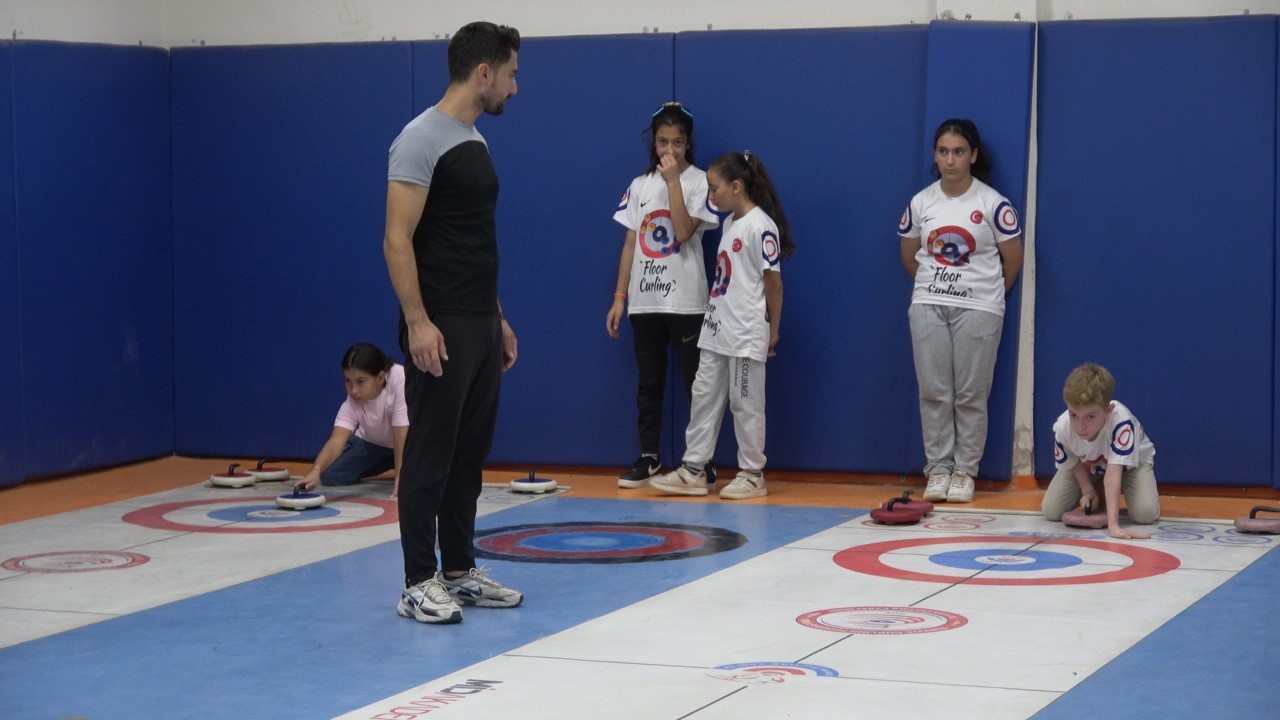 Kilis Atatürk Ortaokulu’ndan floor curling’de 3 şampiyonluk