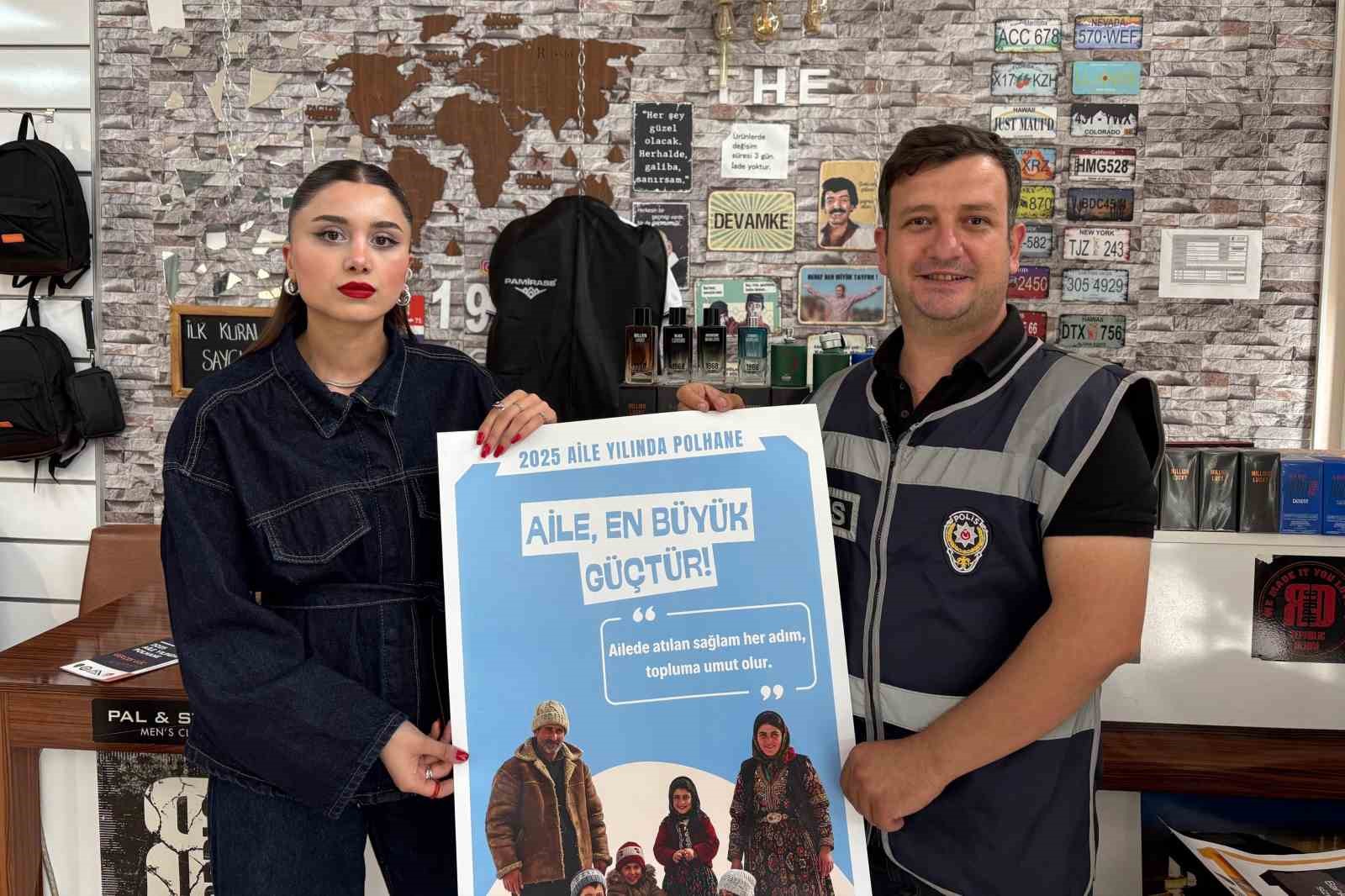 Polisten vatandaşa broşürlü uyarı 