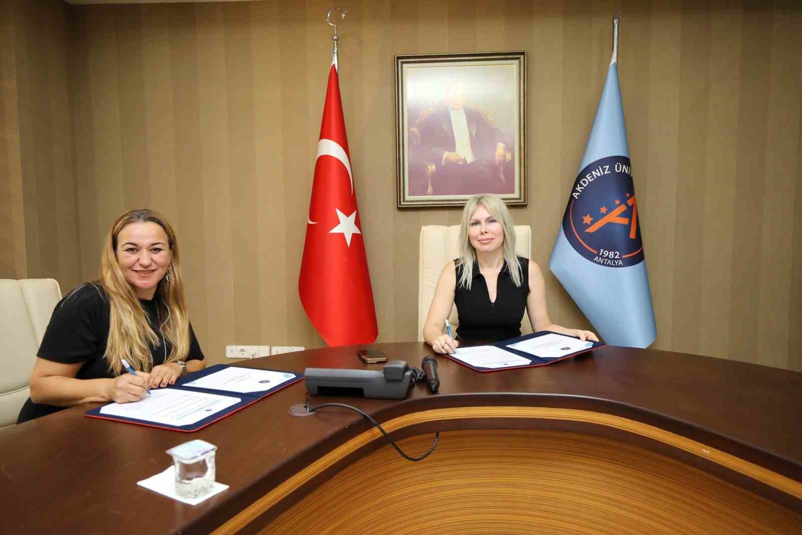 Akdeniz Üniversitesi’nden muhtarlara ücretsiz online eğitim desteği 