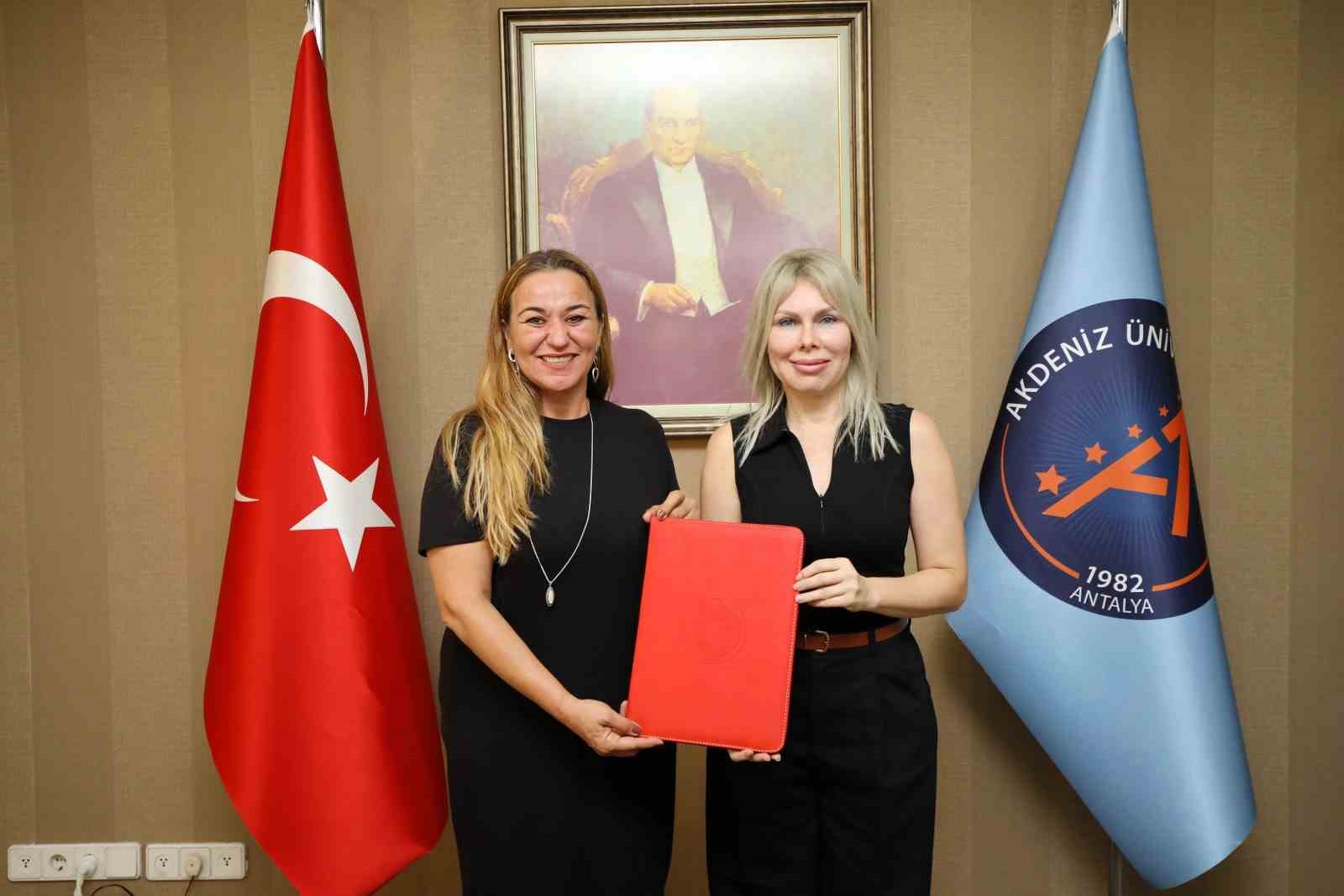 Akdeniz Üniversitesi’nden muhtarlara ücretsiz online eğitim desteği 