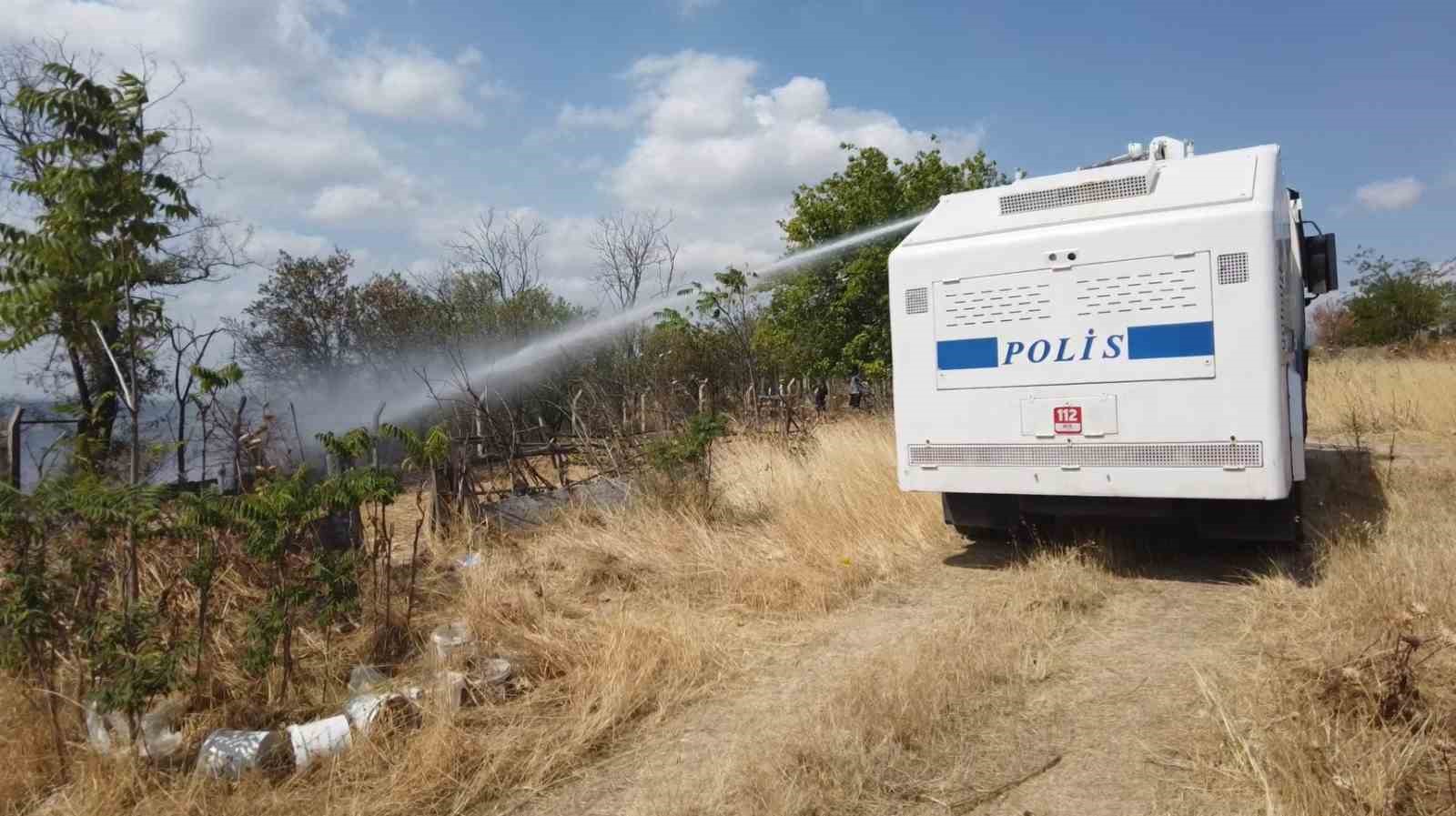 Yangını söndürmek içi devlet-millet seferber oldu 