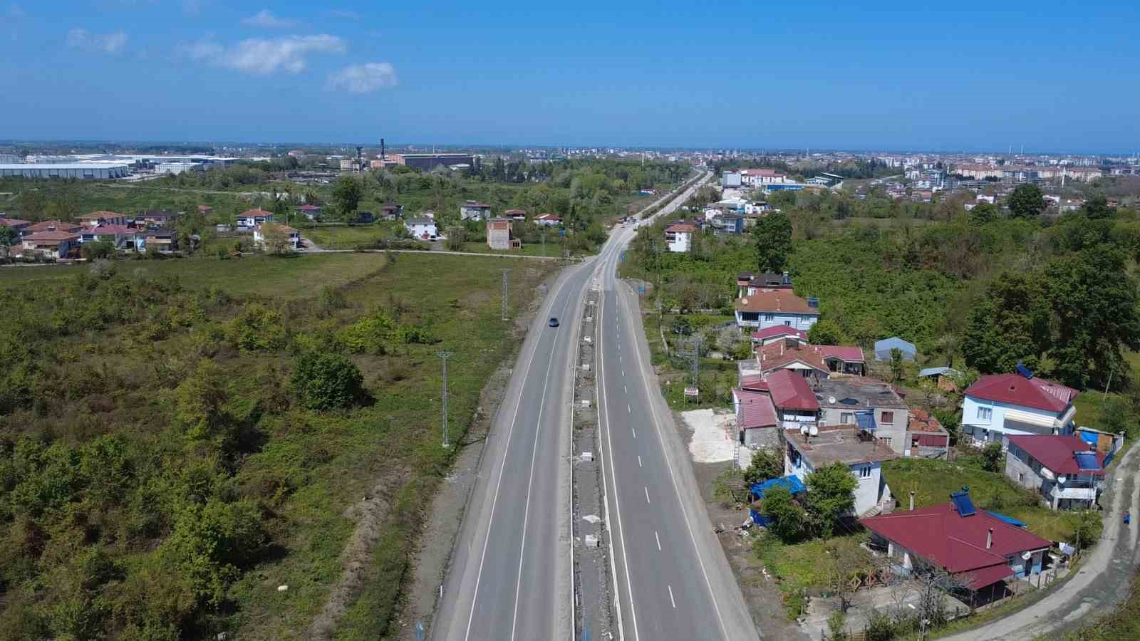 Çarşamba-Ayvacık yolunda çalışmalar hızlandı 