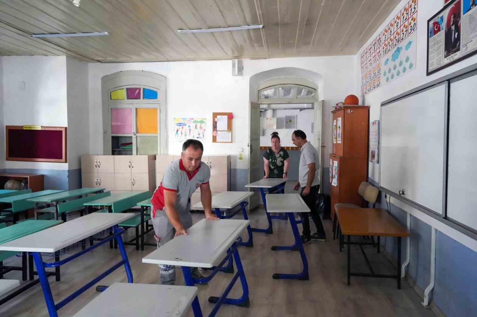 Menteşe Belediyesi’nden okullara destek 