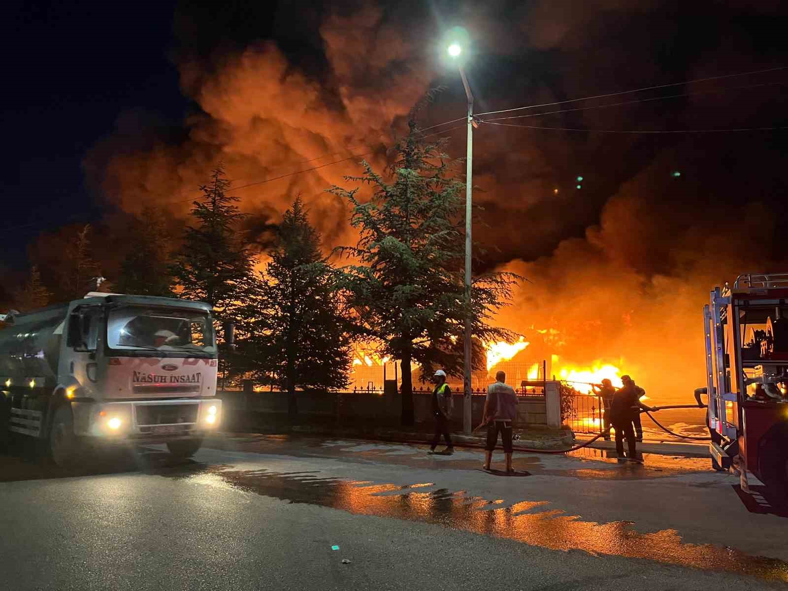 Niğde’de fabrika yangını 