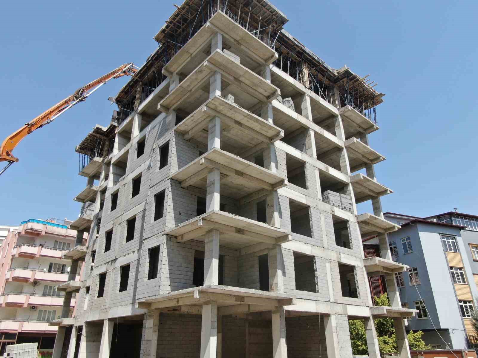Gaziantep’te yerinde dönüşümle yeni binalar yükseliyor 