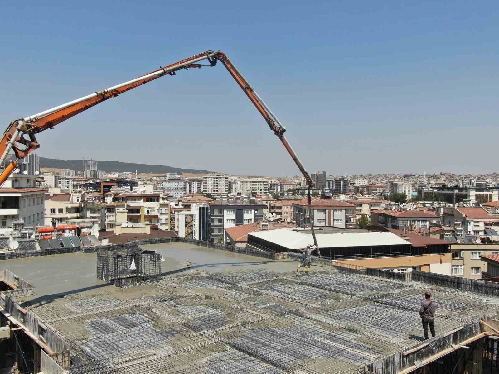 Gaziantep’te yerinde dönüşümle yeni binalar yükseliyor 