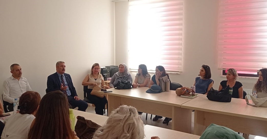 Efeler’de öğretmenlerle istişare toplantısı gerçekleştirildi 