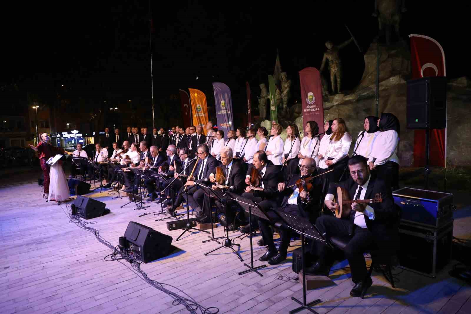 İnegöl Belediyesi TSM korosundan muhteşem konser 