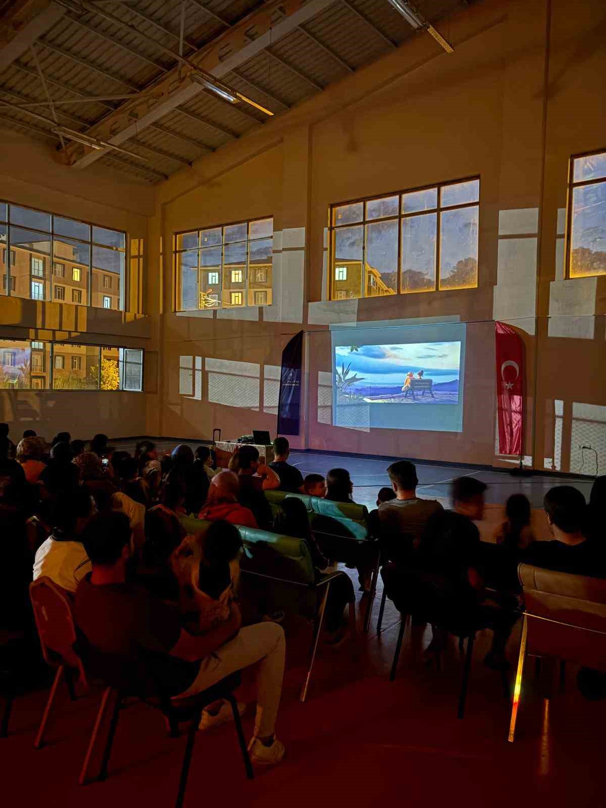 Patnos’ta sinema etkinliğine yoğun ilgi 