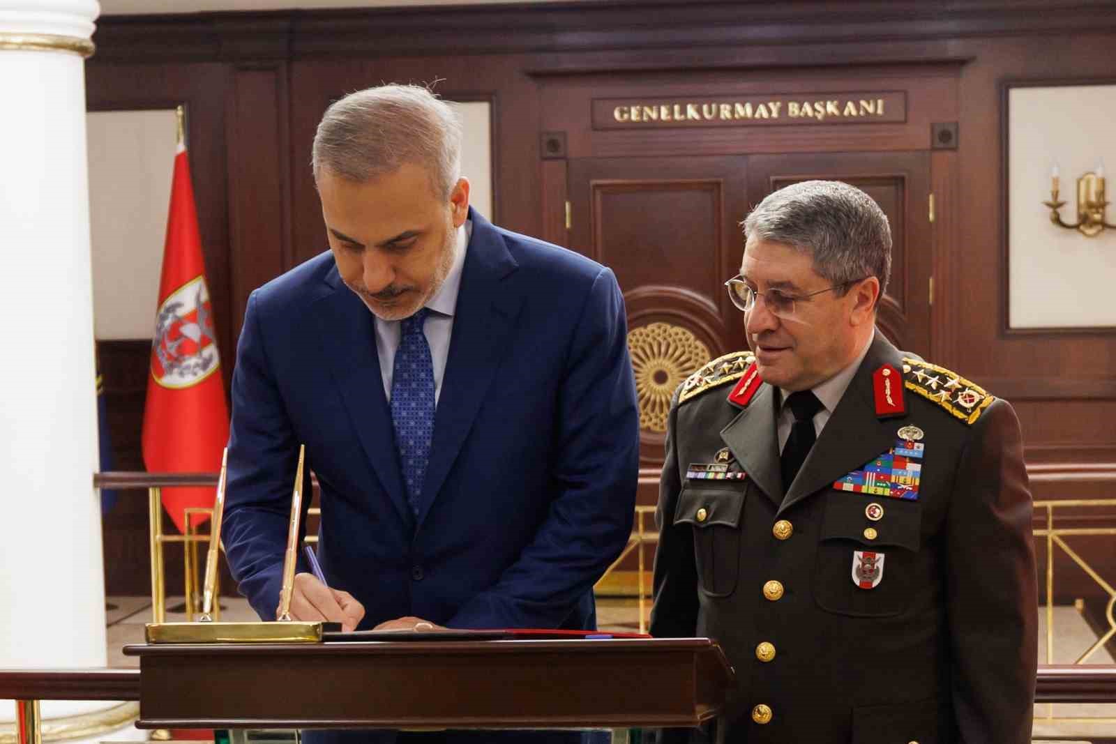 Bakan Fidan’dan Genelkurmay Başkanı Orgeneral Bayraktaroğlu’na ziyaret 