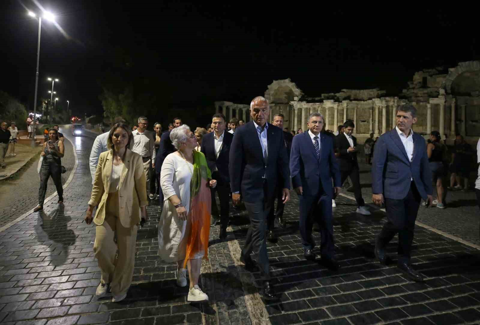 Bakan Ersoy: 