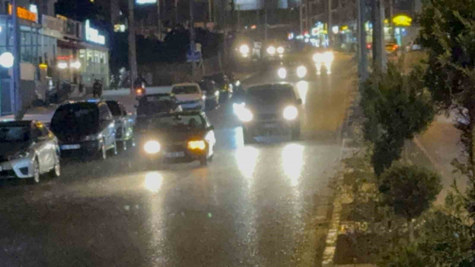 Düzce’de beklenen sağanak yağış başladı 