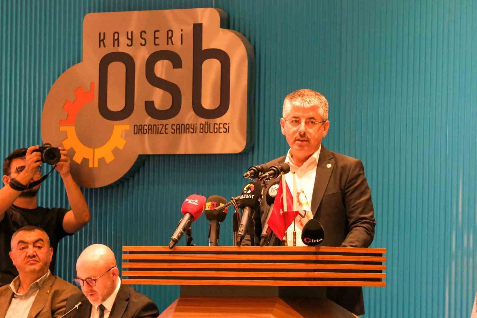 Mustafa Elitaş: 