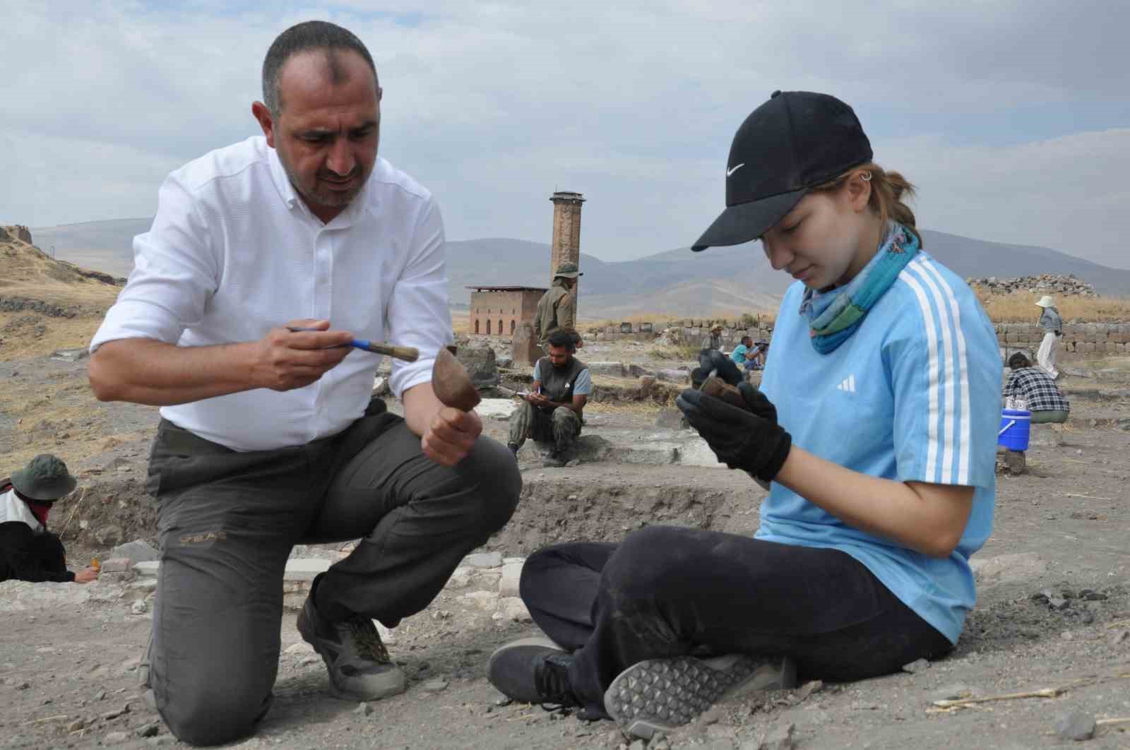Kars Ani Ören Yeri’nde 7 bölgede kazı çalışması yapılıyor