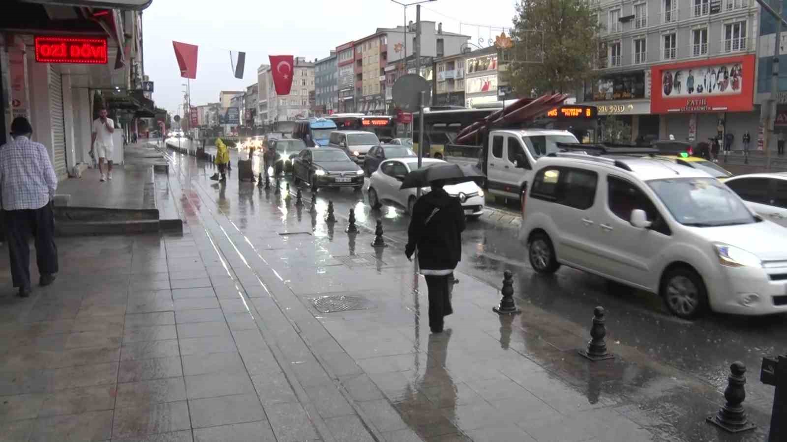 İstanbul güne sağanak yağışla başladı