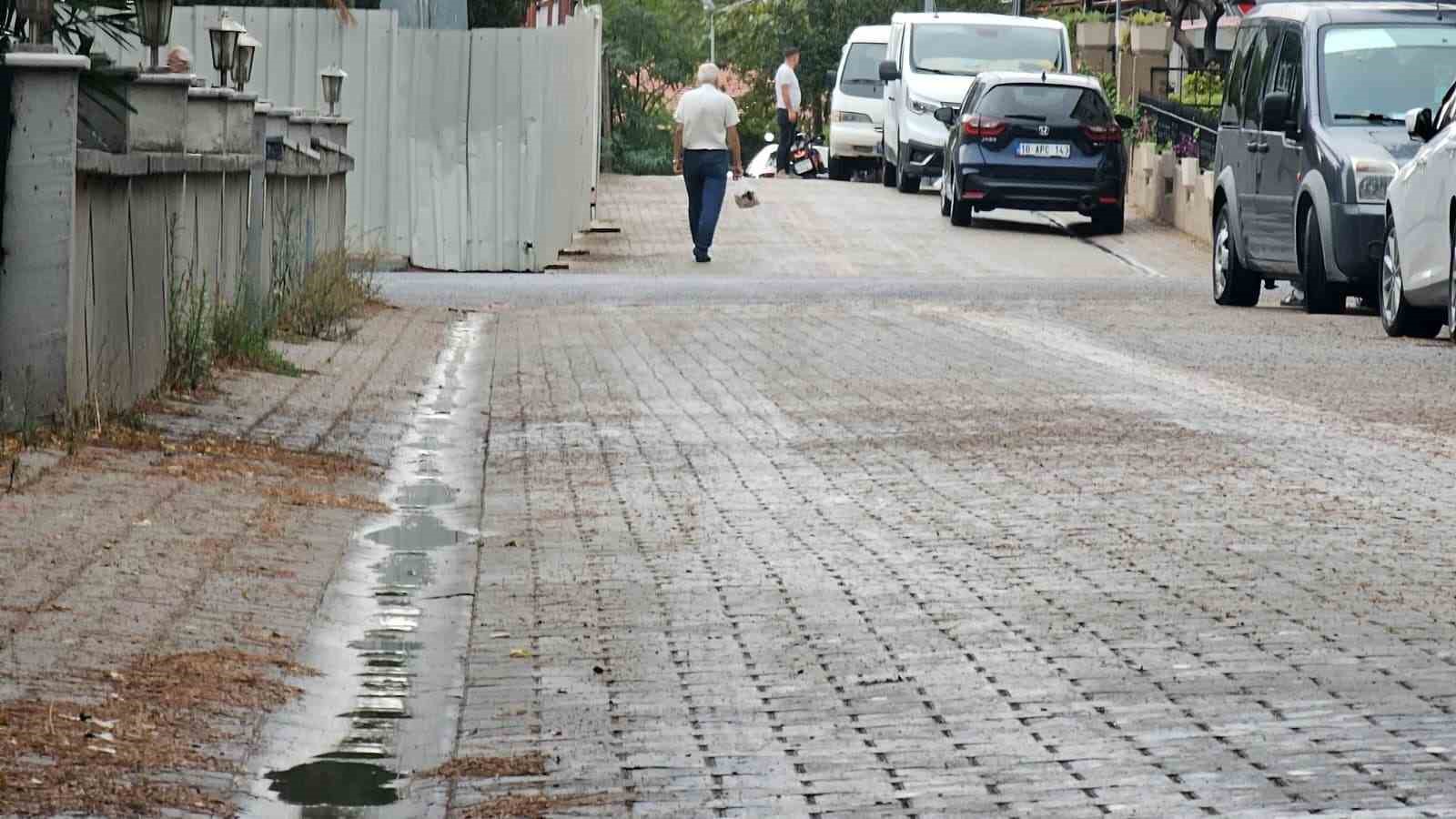 Bandırma’da sabah yağmuru serinlik getirdi 