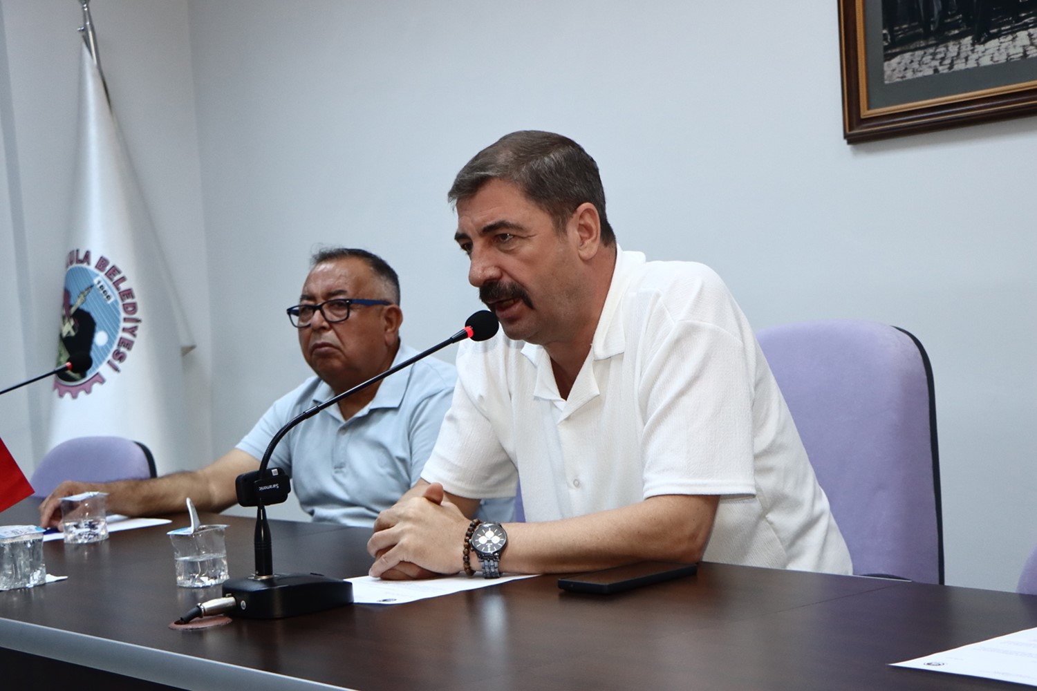 Kula Belediye Meclisi’nde kriz devam ediyor 