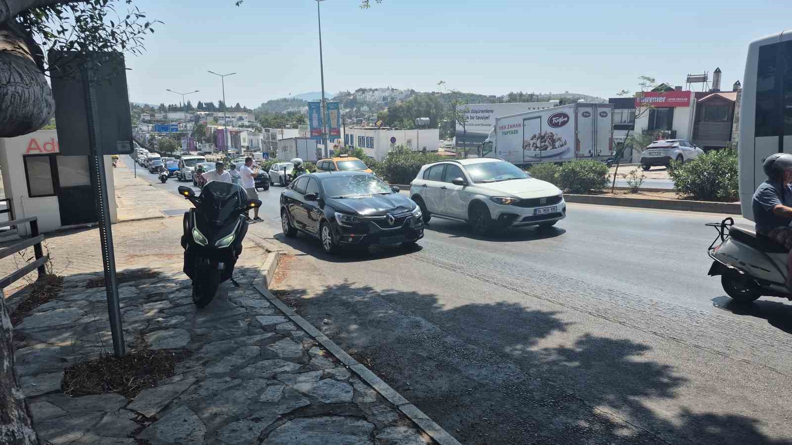 Otomobilin çarptığı yaya kurtarılamadı 