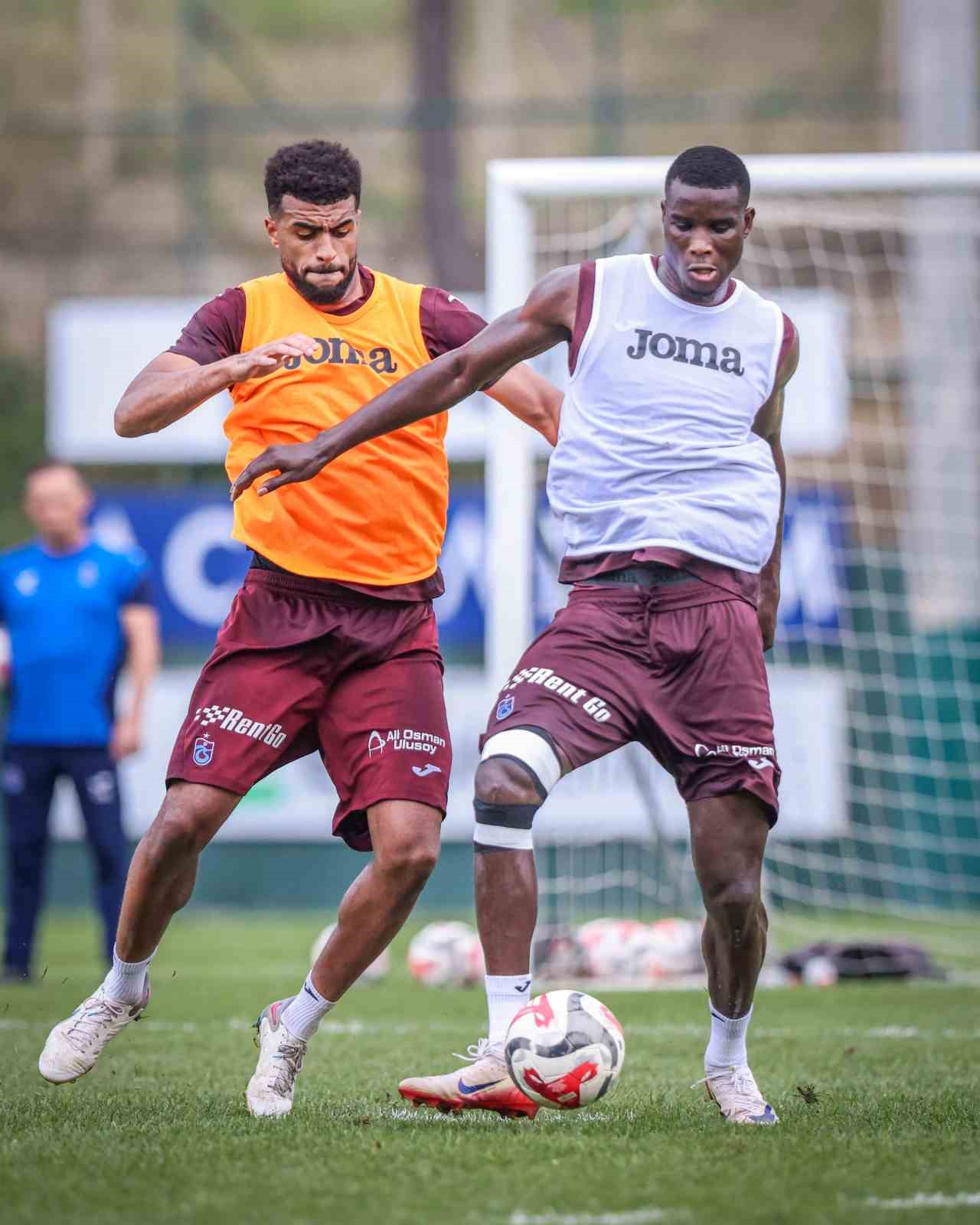 Trabzonspor’un yeni transferi Ernest Muçi ilk antrenmanına çıktı 