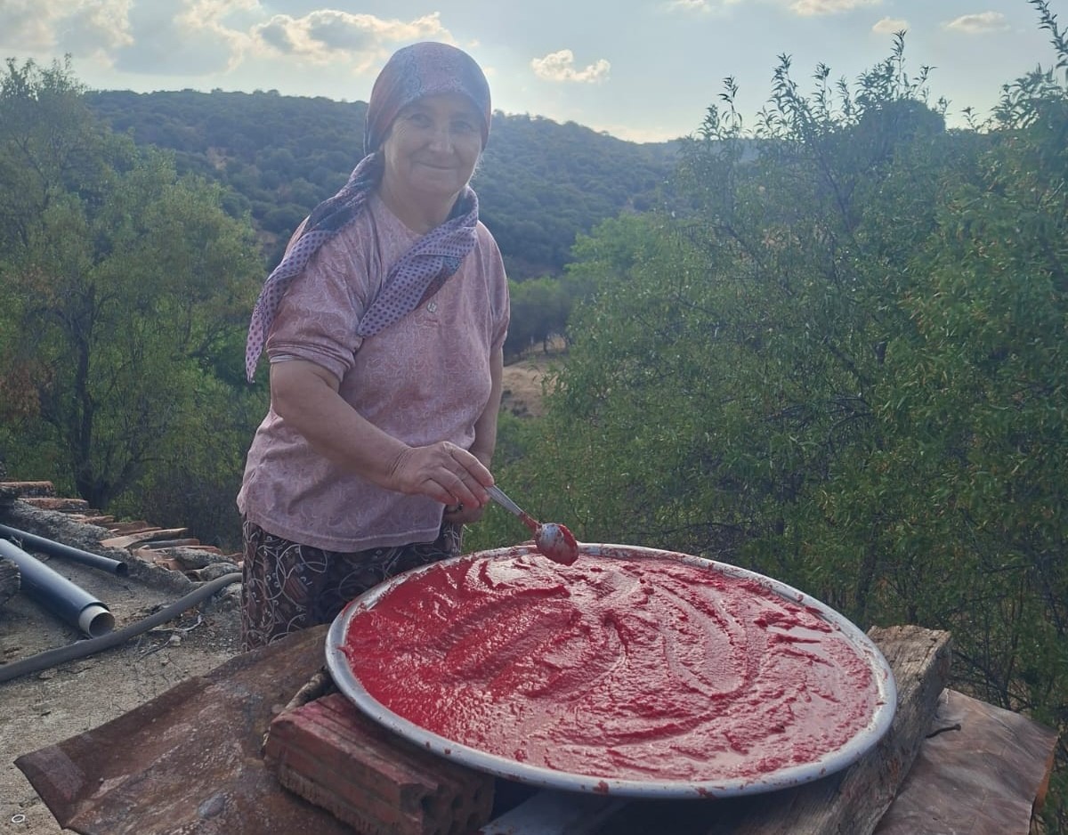 Sarıgöllü kadınlardan kışlık mesaisi 
