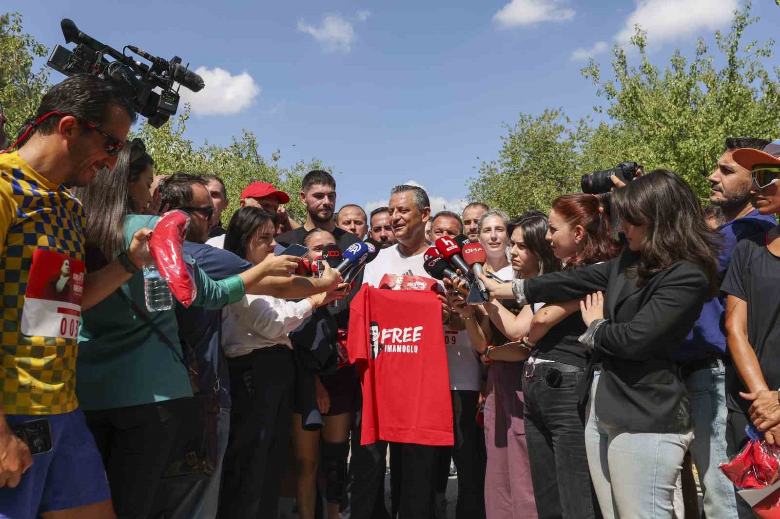 Özgür Özel, CHP 102’nci Yıl Koşusu’na katıldı 