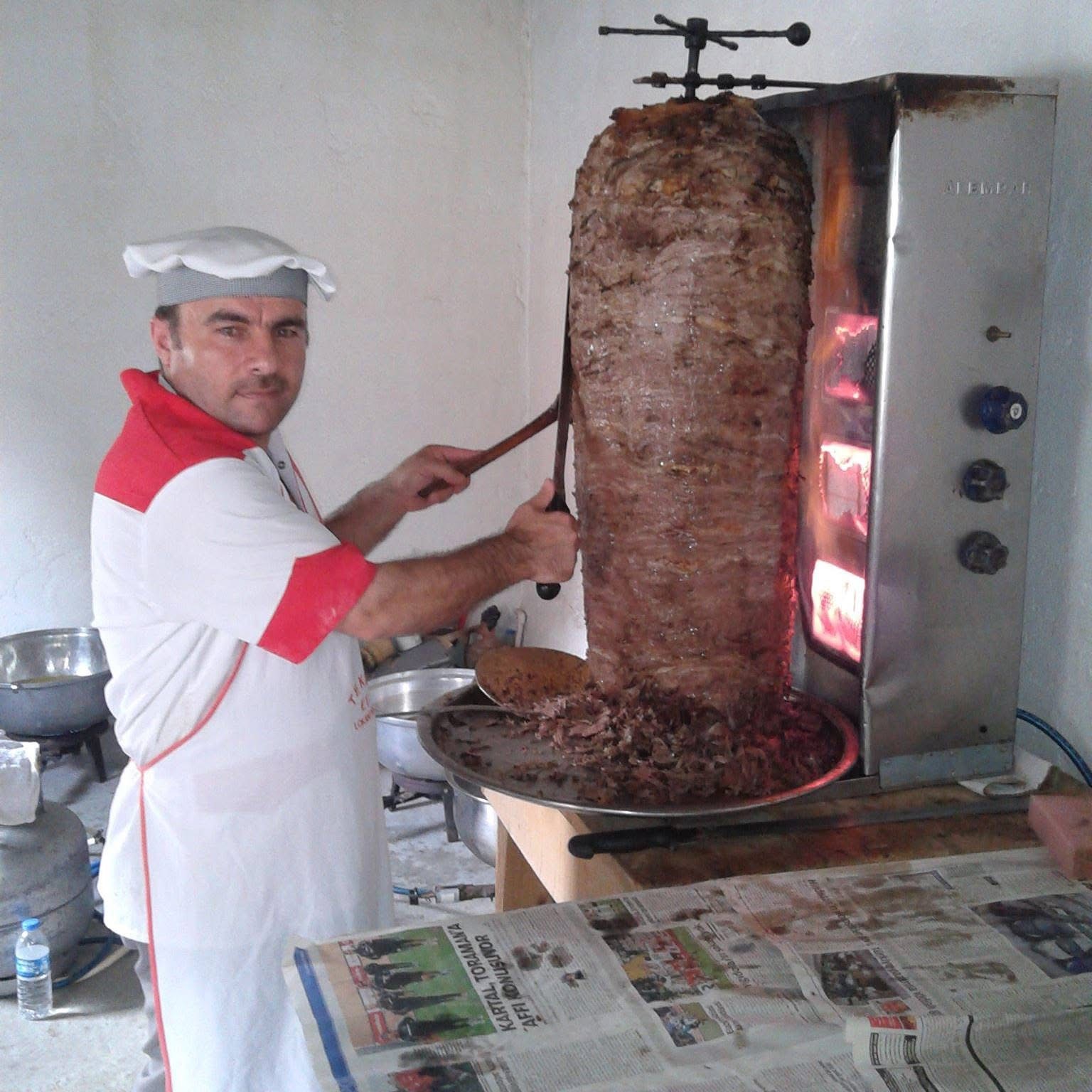 Döner ustası evinde asılı halde bulundu 
