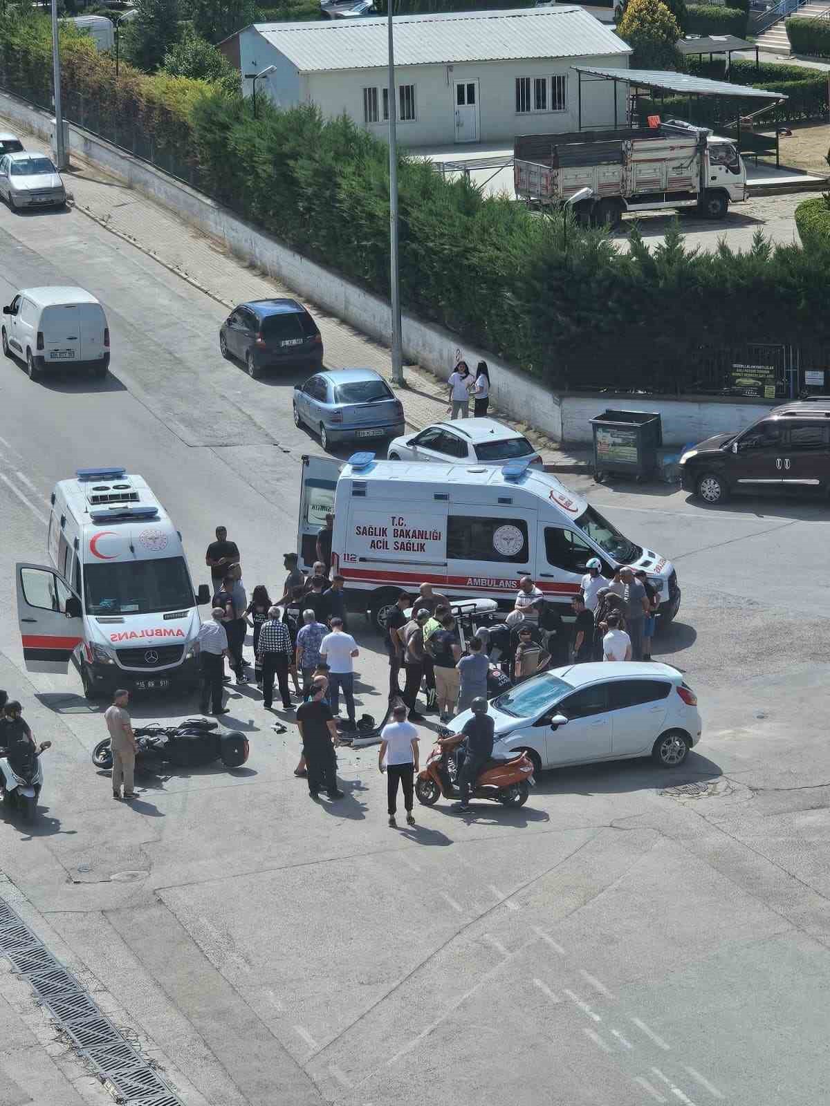 Otomobil ile çarpışan motosikletteki çift yaralandı 