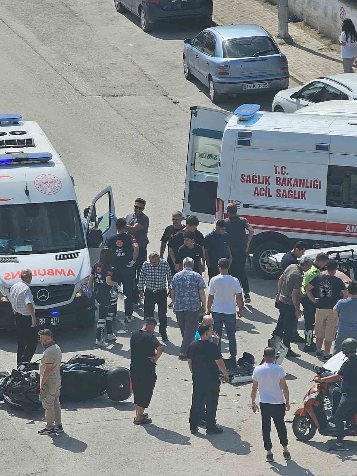 Otomobil ile çarpışan motosikletteki çift yaralandı 