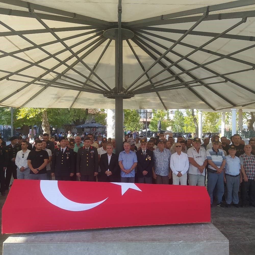 Kıbrıs Gazisi Mehmet Güneş son yolculuğuna uğurlandı 