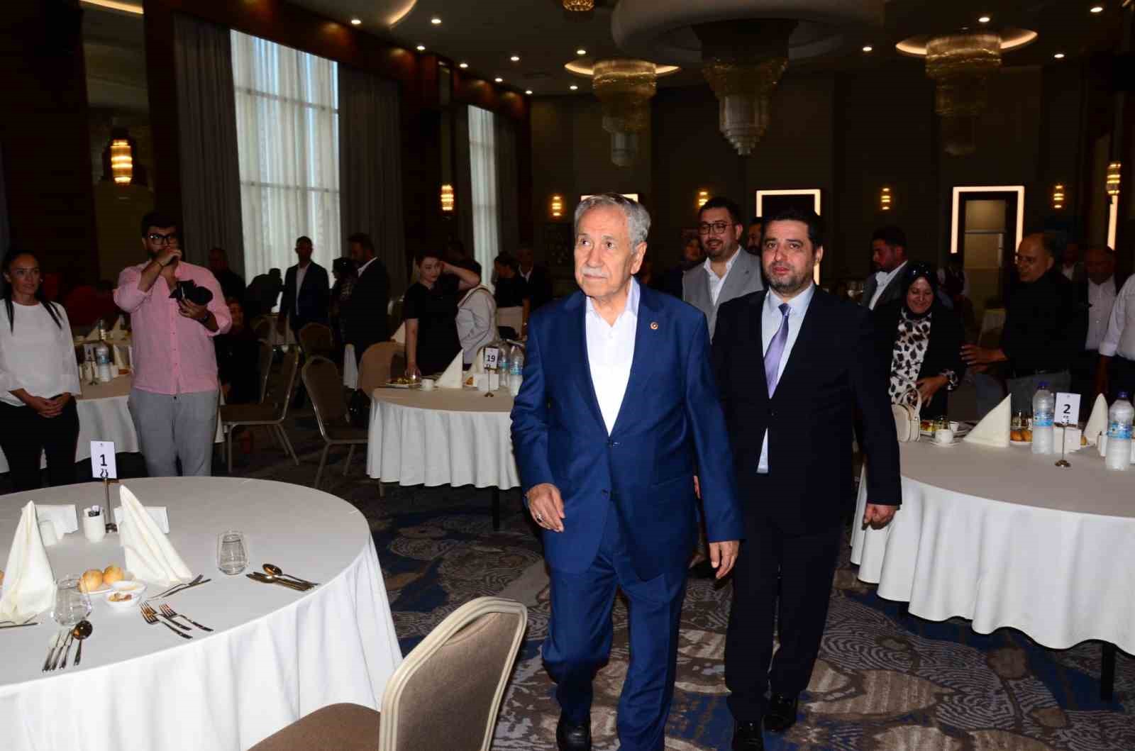 Bülent Arınç: 