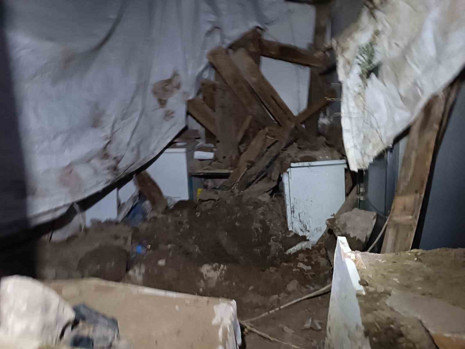 Erzurum’da evin çatısı çöktü: 3 ölü, 2 yaralı 