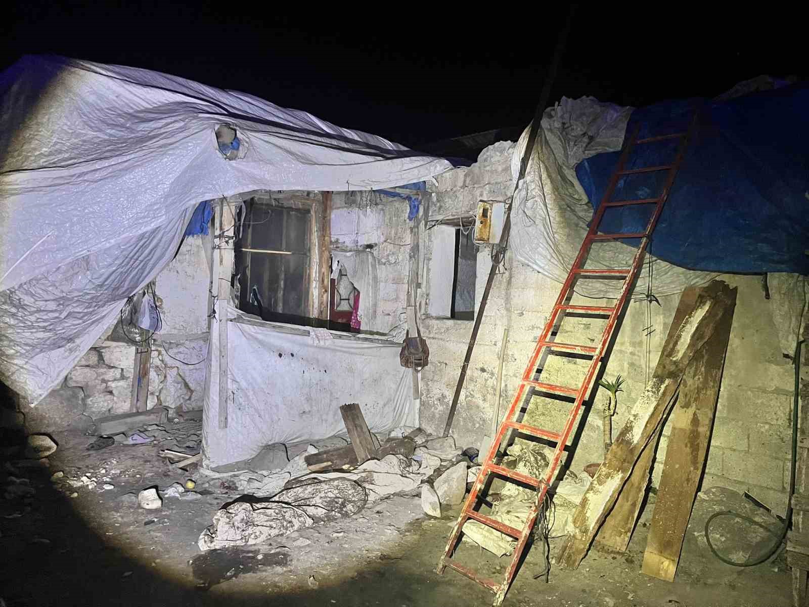Erzurum’da evin çatısı çöktü: 3 ölü, 2 yaralı 