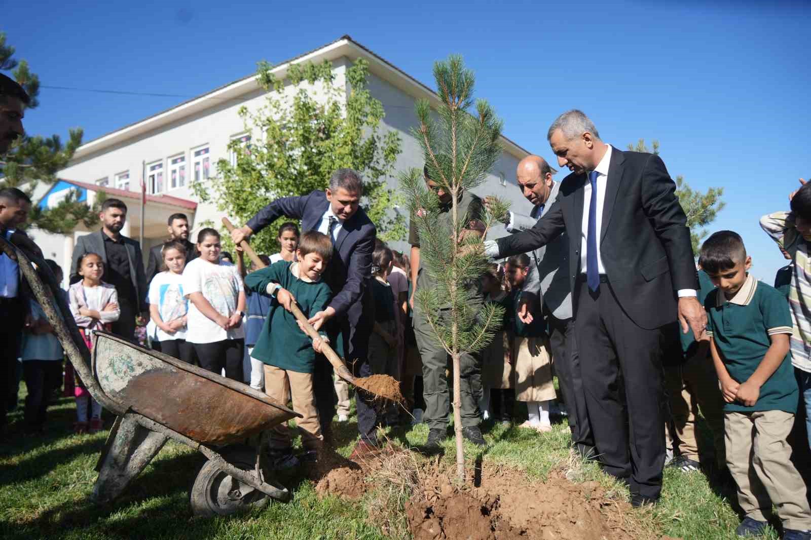 Muş’ta ilk ders başldı 