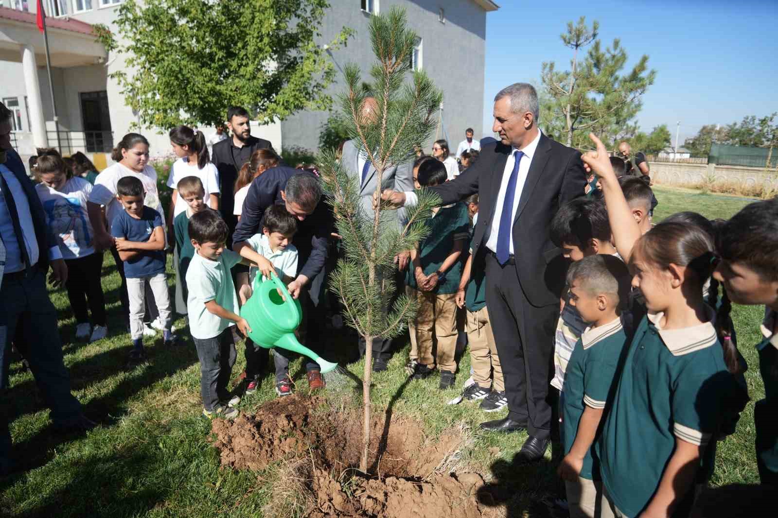 Muş’ta ilk ders başldı 