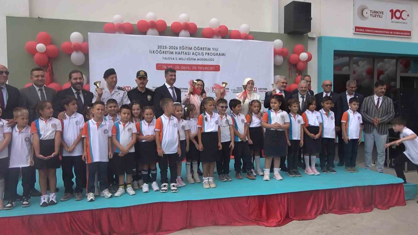 Yalova’da yeni eğitim yılının ilk ders zili törenle çaldı