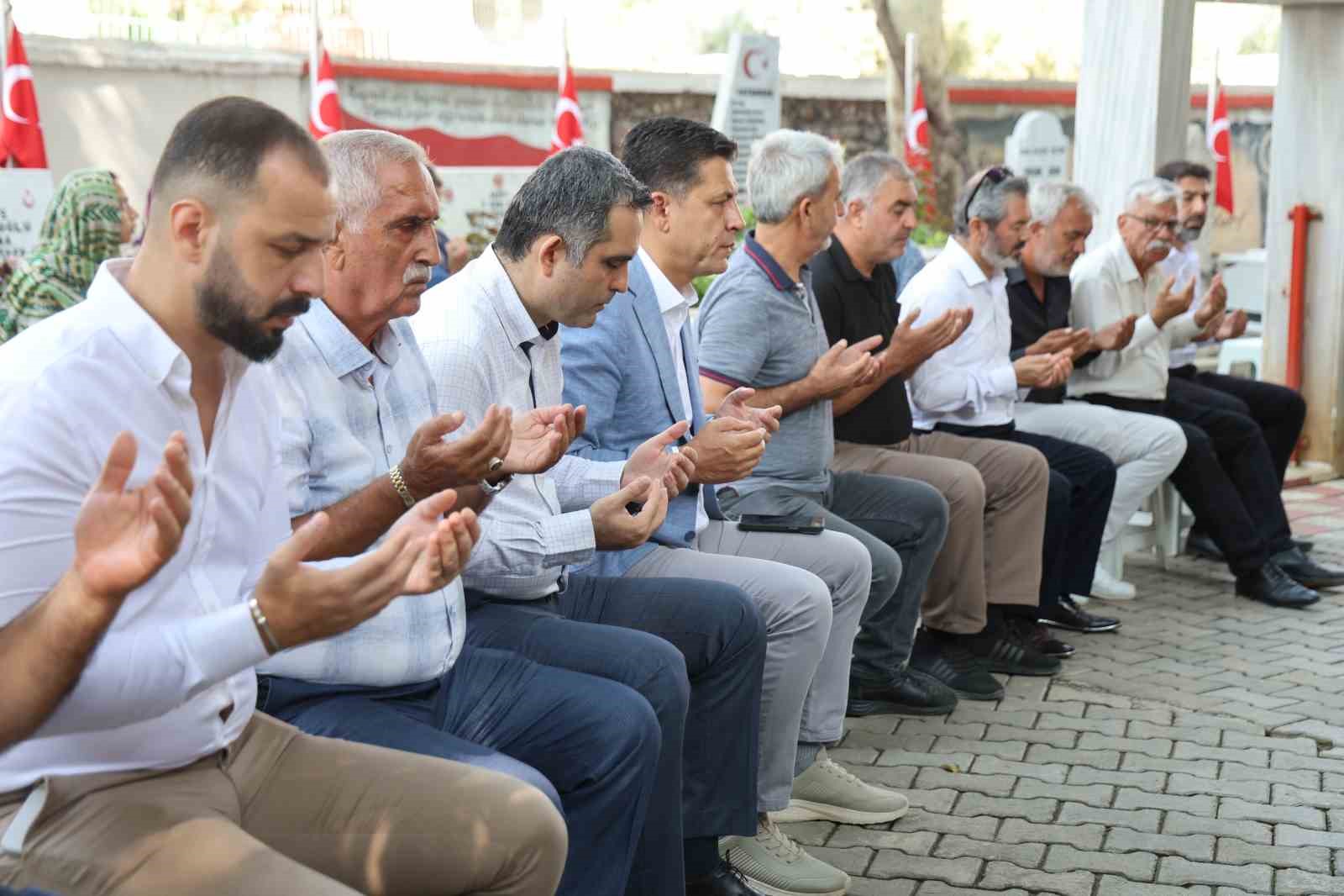 Şehit Ziya Özkozanoğlu kabri başında anıldı 