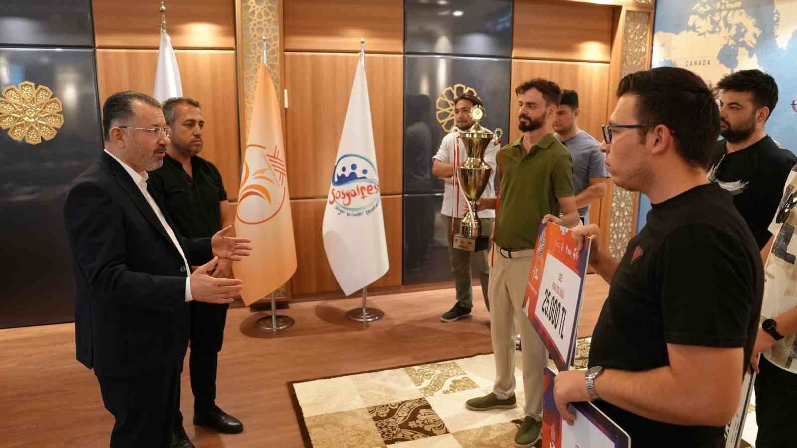 Karabük Üniversitesi öğrencilerinin TEKNOFEST başarısı 