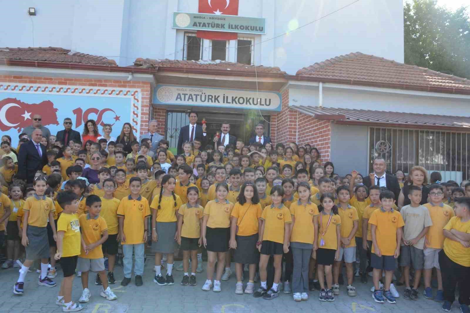 Köyceğiz’de okullar fidan dikim etkinliği ile açıldı