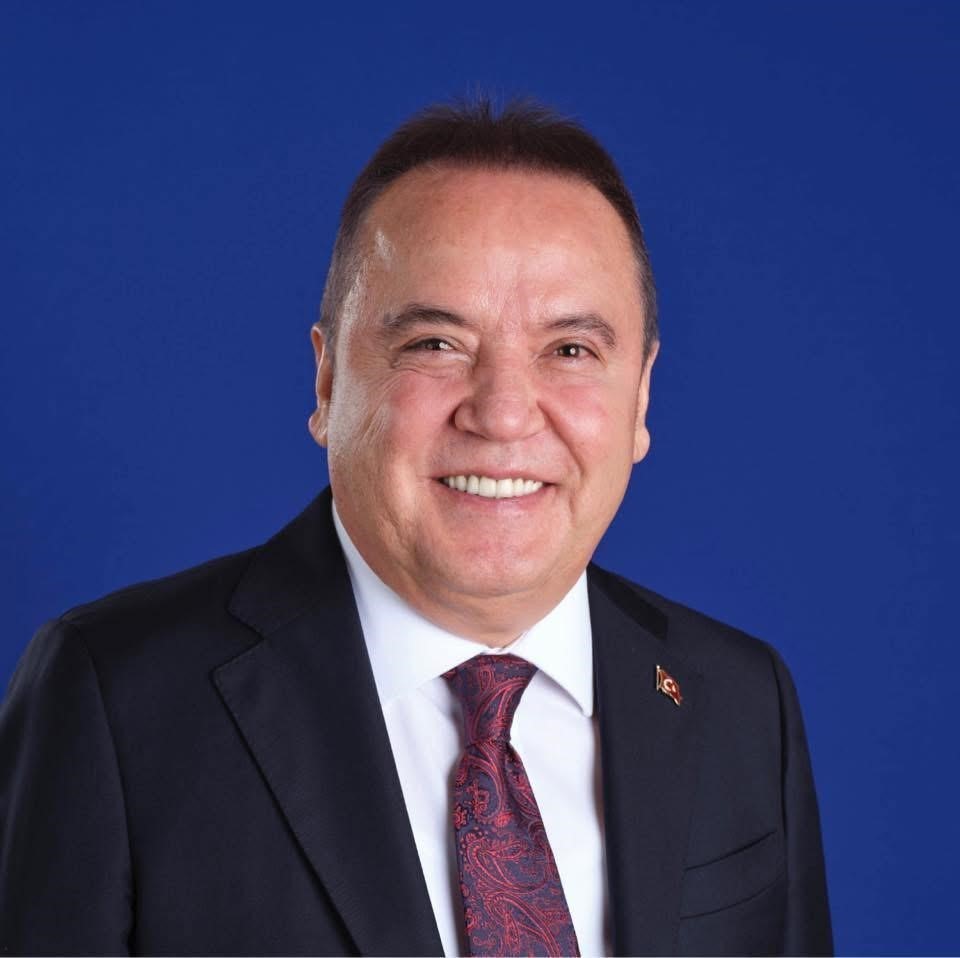 Muhittin Böcek hastaneye sevk edildi 