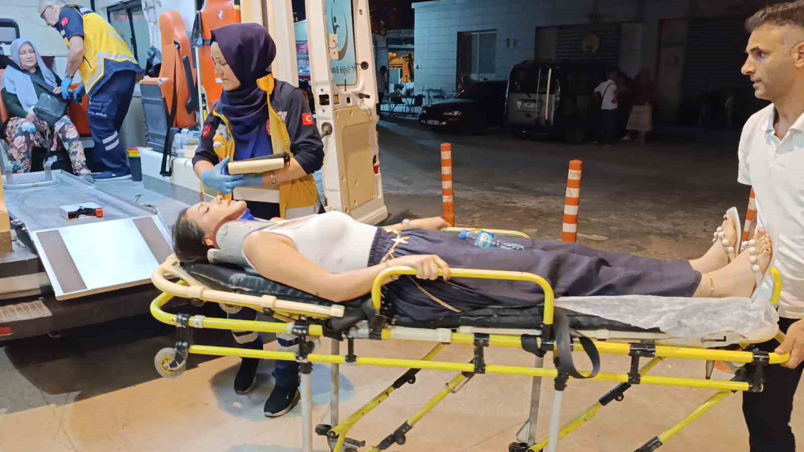Bursa’da 2 otomobil kafa kafaya çarpıştı: 4 yaralı 
