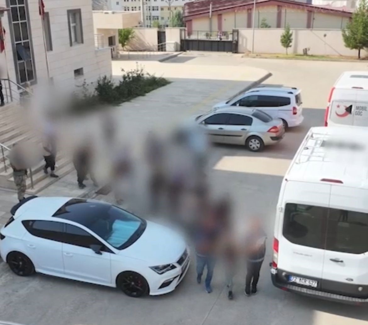 Batman’da filmleri aratmayan göçmen kaçakçılığı operasyonu 