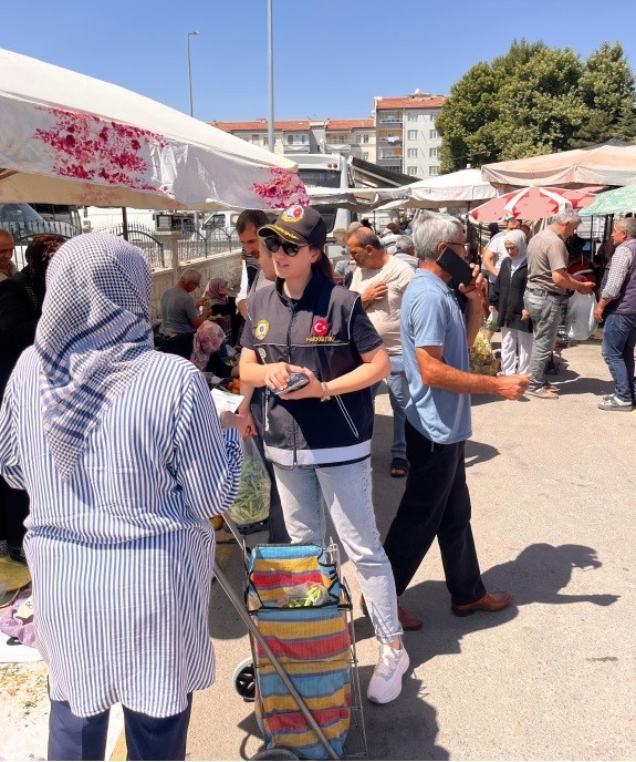 Narkotik polisinden vatandaşlara bilgilendirme çalışması 