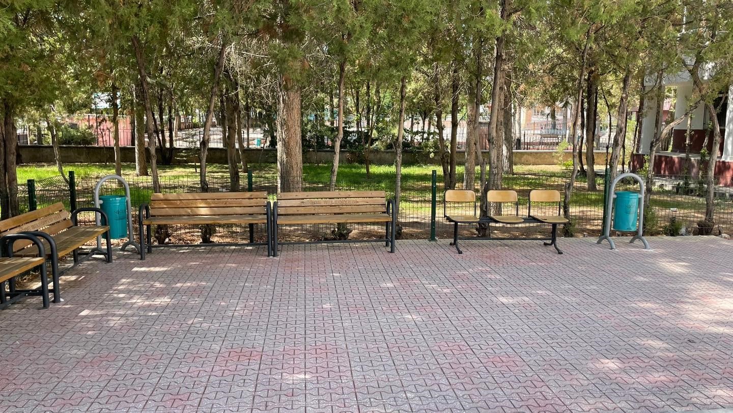 Niğde Belediyesi’nden yeni öğretim yılına özel kapsamlı okul bahçesi temizliği 
