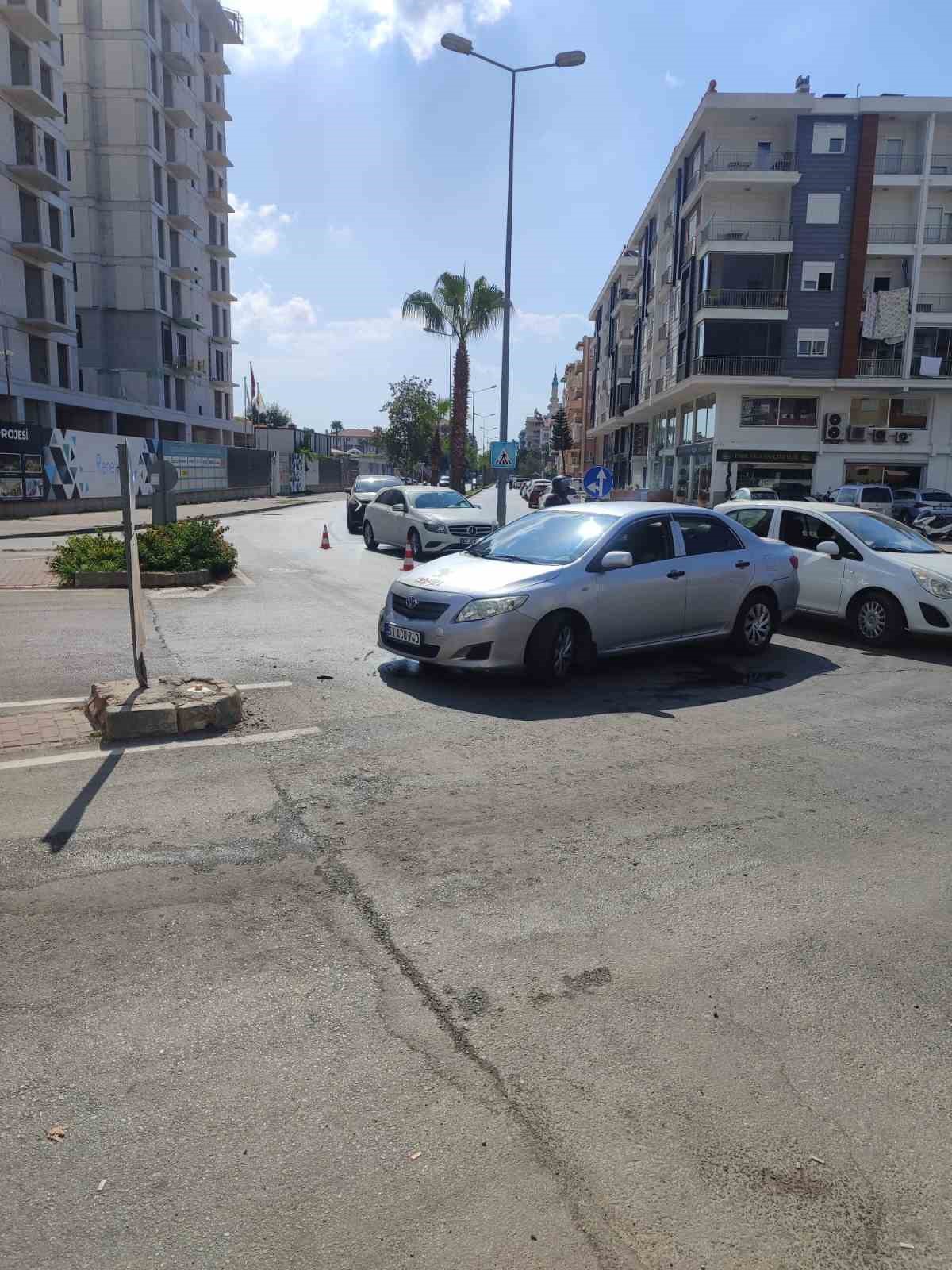 Manavgat’ta otomobiller çarpıştı: 1 yaralı 
