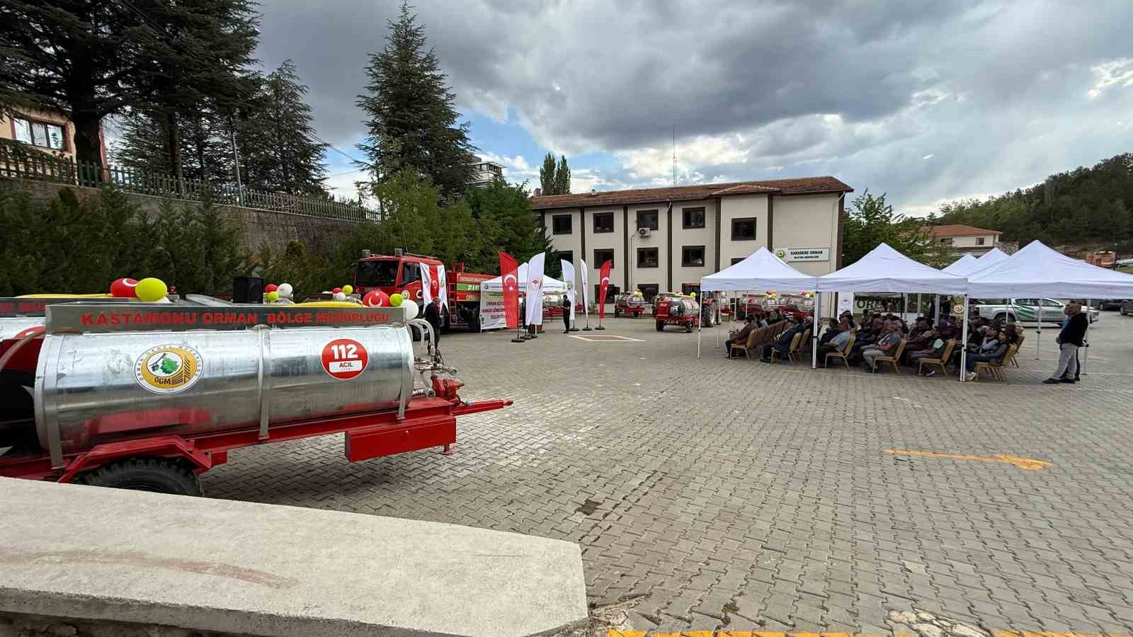 Kastamonu’da yangına hassas köylere 16 su söndürme tankeri dağıtıldı 