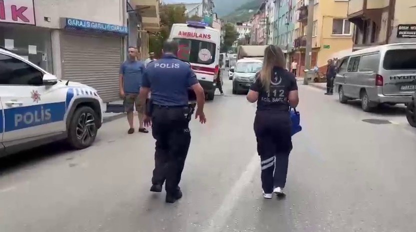 İhbara giden polislerin üzerine pitbull cinsi köpeğini saldı: 2 polis yaralandı 