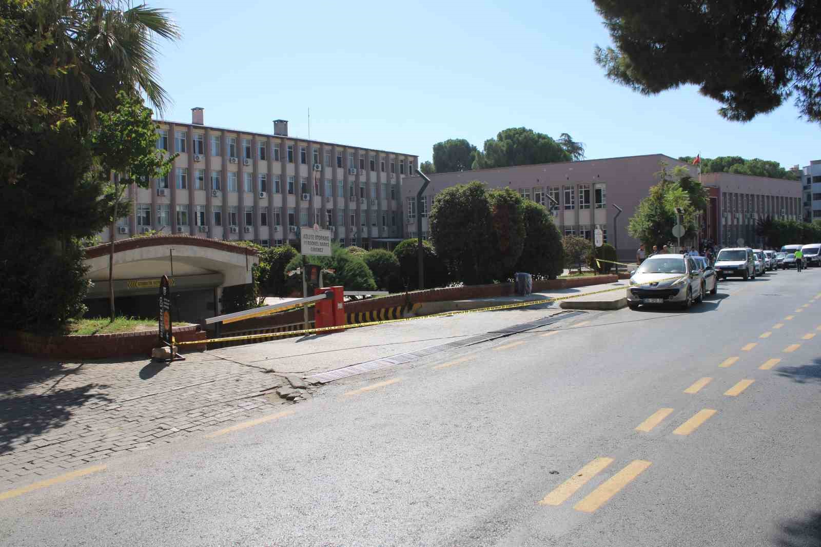 Adliye otoparkında şüpheli valiz paniği 