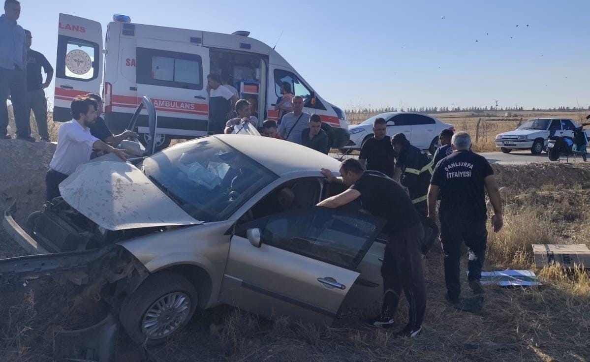 Şanlıurfa’da otomobiller çarpıştı: 4 yaralı 