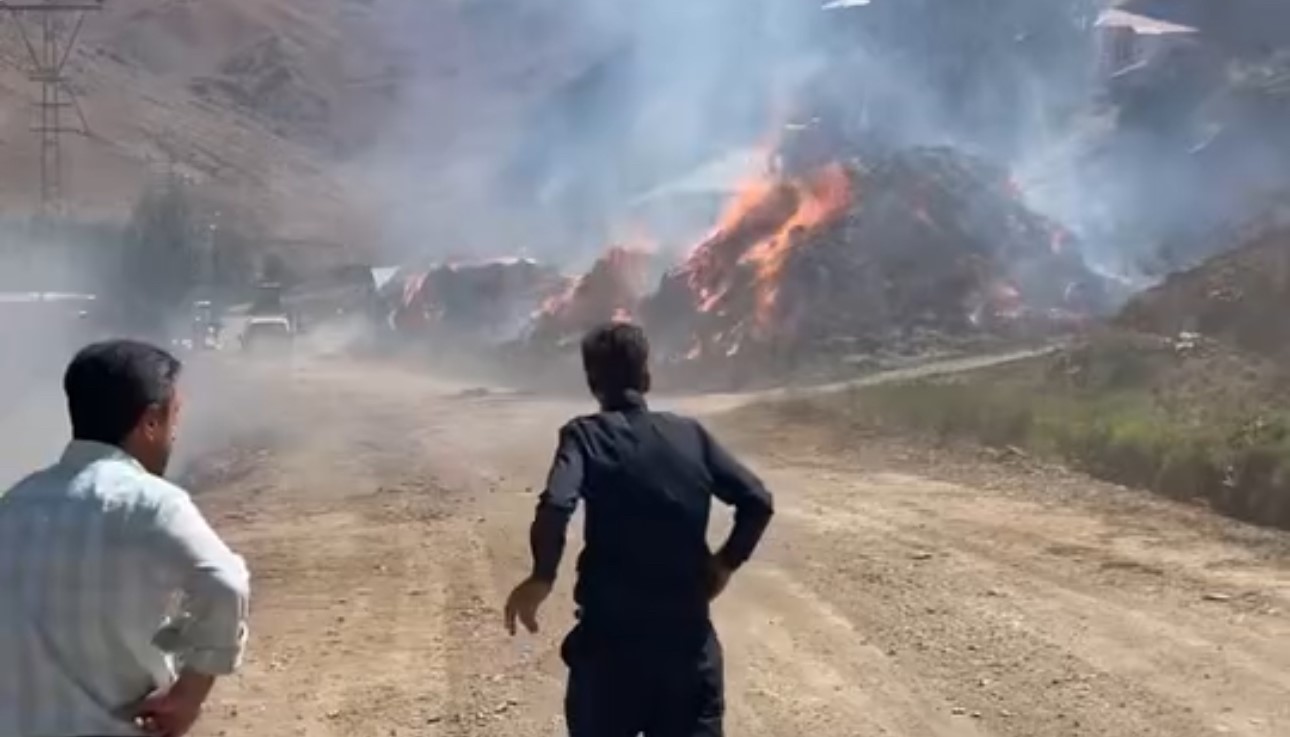 Yüksekova’da 20 bin bağ ot kül oldu 
